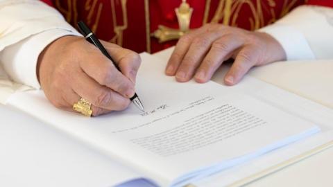 León XIV firma Encíclica