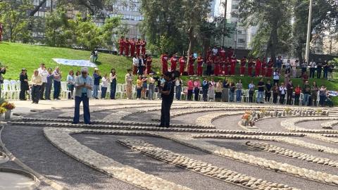 Aniversario de Ojo que  llora. Monumento a la Memoria 