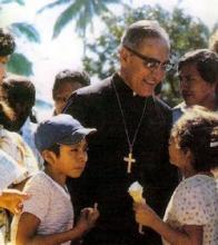 Monseñor Romero y los Niños